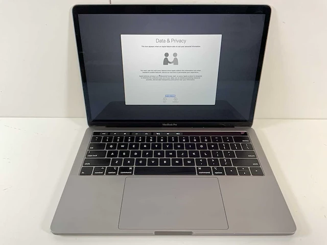 Apple macbook pro 13.3”, core(tm) i7 8th gen, 16 gb ram, 1 tb nvme laptop - afbeelding 1 van  7