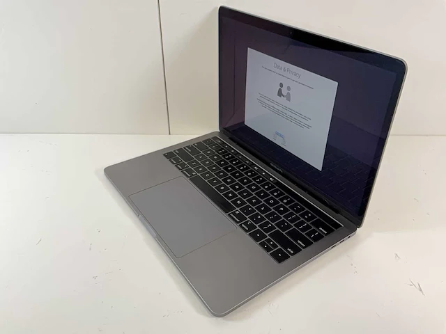 Apple macbook pro 13.3”, core(tm) i7 8th gen, 16 gb ram, 1 tb nvme laptop - afbeelding 3 van  7