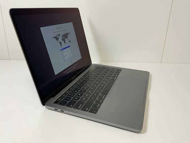 Apple macbook pro 13.3”, core(tm) i7 8th gen, 16 gb ram, 1 tb nvme laptop - afbeelding 2 van  7