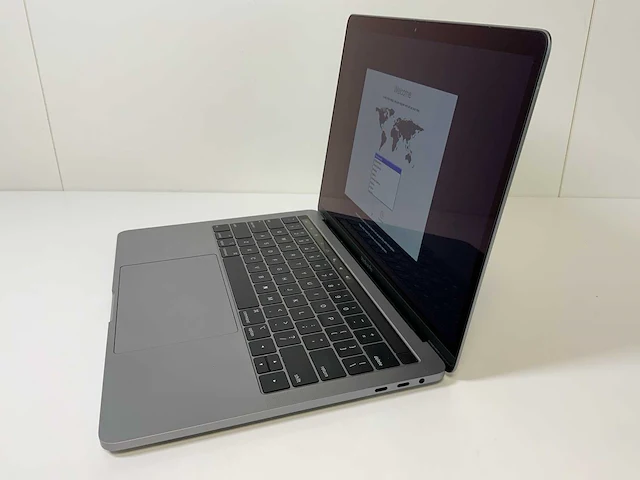 Apple macbook pro 13.3”, core(tm) i7 8th gen, 16 gb ram, 1 tb nvme laptop - afbeelding 3 van  7