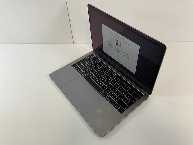 Apple macbook pro 13,3”, core(tm) i7 8th gen, 16 gb ram, 1 tb nvme laptop - afbeelding 3 van  7