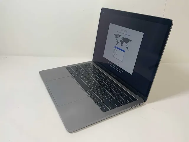 Apple macbook pro 13.3”, core(tm) i7 8th gen, 16 gb ram, 251 gb nvme laptop - afbeelding 2 van  6