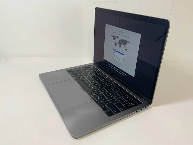 Apple macbook pro 13.3”, core(tm) i7 8th gen, 16 gb ram, 251 gb nvme laptop - afbeelding 2 van  6