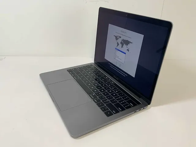 Apple macbook pro 13.3”, core(tm) i7 8th gen, 16 gb ram, 251 gb nvme laptop - afbeelding 2 van  6