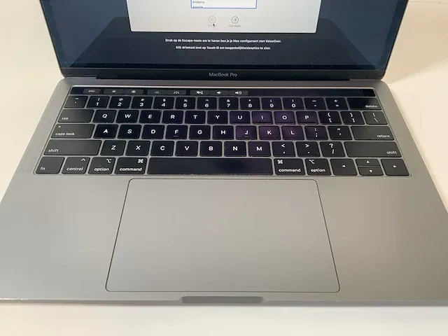 Apple macbook pro 13.3”, core(tm) i7 8th gen, 16 gb ram, 251 gb nvme laptop - afbeelding 4 van  6