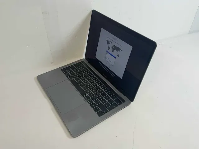Apple macbook pro 13.3", core(tm) i7 8th gen, 16 gb ram, 251 gb nvme laptop - afbeelding 3 van  6