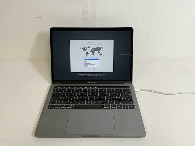 Apple macbook pro 13.3", core(tm) i7 8th gen, 16 gb ram, 251 gb nvme laptop - afbeelding 1 van  6