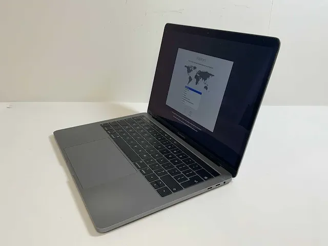 Apple macbook pro 13.3”, core(tm) i7 8th gen, 16 gb ram, 251 gb nvme laptop - afbeelding 2 van  6