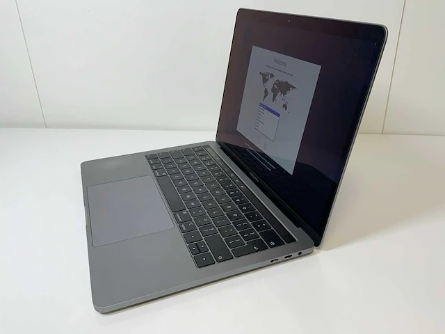 Apple macbook pro 13.3”, core(tm) i7 8th gen, 16 gb ram, 251 gb nvme laptop - afbeelding 2 van  7