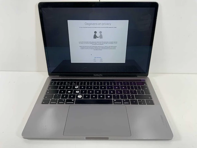 Apple macbook pro 13.3", core(tm) i7 8th gen, 16 gb ram, 251 gb nvme laptop - afbeelding 1 van  8