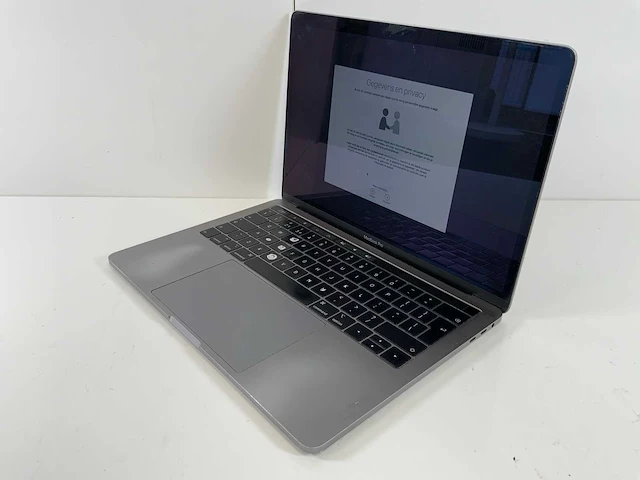 Apple macbook pro 13.3", core(tm) i7 8th gen, 16 gb ram, 251 gb nvme laptop - afbeelding 3 van  8
