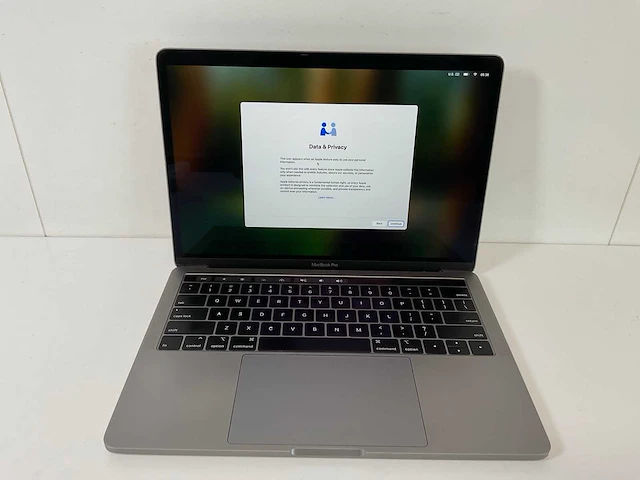 Apple macbook pro 13.3”, core(tm) i7 8th gen, 16 gb ram, 251 gb nvme laptop - afbeelding 1 van  6