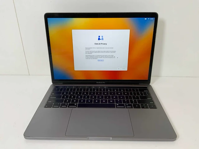 Apple macbook pro 13.3”, core(tm) i7 8th gen, 16 gb ram, 251 gb nvme laptop - afbeelding 1 van  7