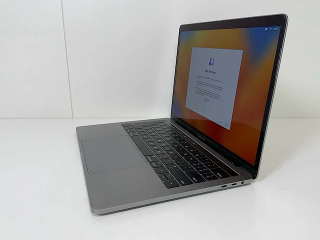Apple macbook pro 13.3”, core(tm) i7 8th gen, 16 gb ram, 251 gb nvme laptop - afbeelding 3 van  7