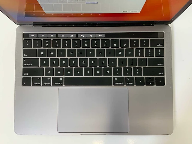 Apple macbook pro 13.3”, core(tm) i7 8th gen, 16 gb ram, 251 gb nvme laptop - afbeelding 4 van  7