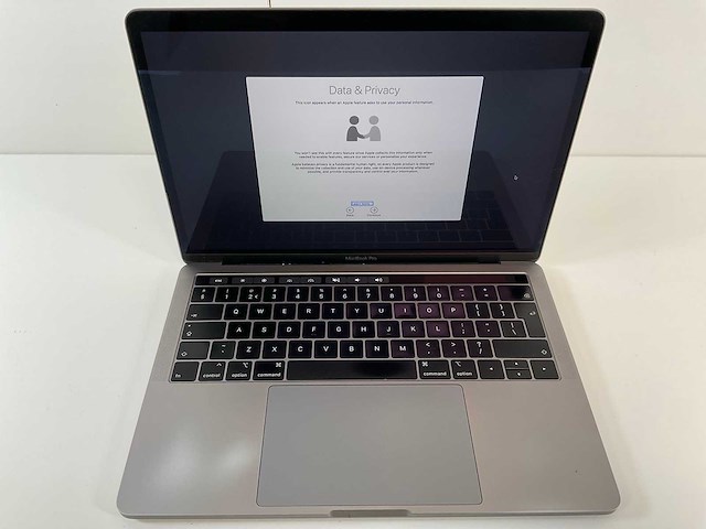Apple macbook pro 13,3”, core(tm) i7 8th gen, 16 gb ram, 251 gb nvme laptop - afbeelding 1 van  7