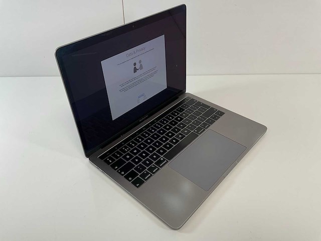 Apple macbook pro 13,3”, core(tm) i7 8th gen, 16 gb ram, 251 gb nvme laptop - afbeelding 2 van  7