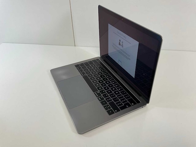 Apple macbook pro 13,3”, core(tm) i7 8th gen, 16 gb ram, 251 gb nvme laptop - afbeelding 3 van  7