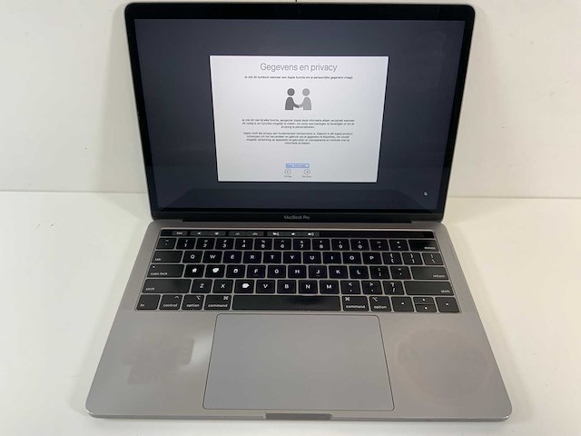 Apple macbook pro 13.3", core(tm) i7 8th gen, 16 gb ram, 251 gb nvme laptop - afbeelding 1 van  7