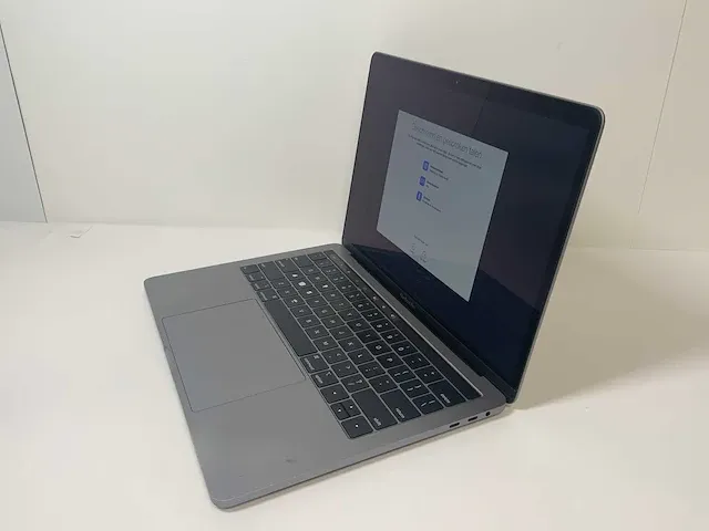 Apple macbook pro 13.3”, core(tm) i7 8th gen, 16 gb ram, 500 gb nvme laptop - afbeelding 2 van  6
