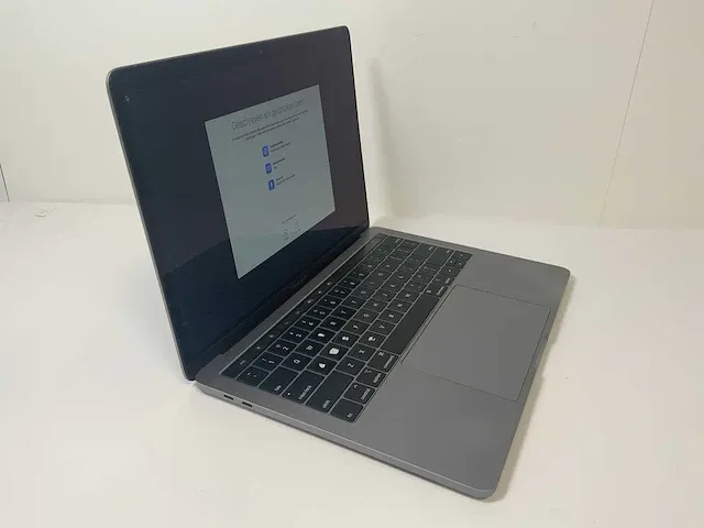 Apple macbook pro 13.3”, core(tm) i7 8th gen, 16 gb ram, 500 gb nvme laptop - afbeelding 3 van  6