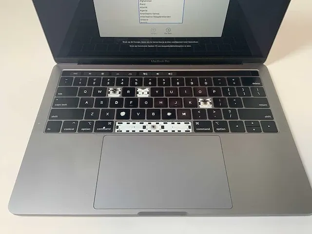 Apple macbook pro 13.3”, core(tm) i7 8th gen, 16 gb ram, 500 gb nvme laptop - afbeelding 4 van  6