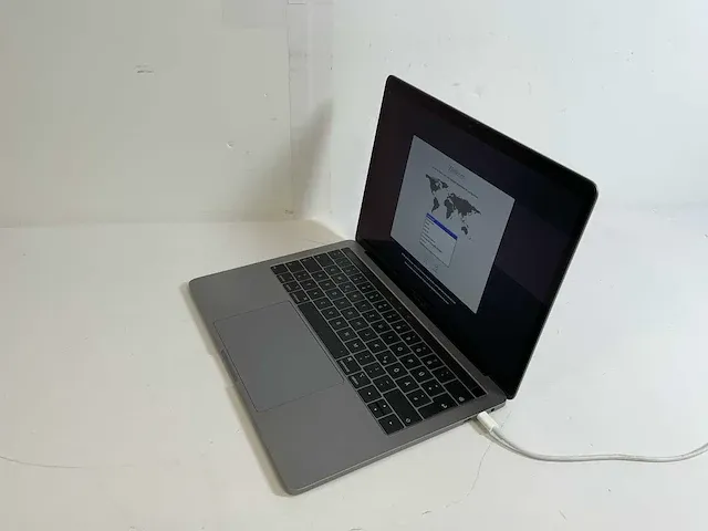 Apple macbook pro 13.3", core(tm) i7 8th gen, 16 gb ram, 500 gb nvme laptop - afbeelding 6 van  6