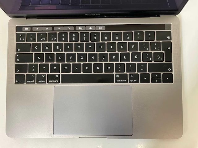 Apple macbook pro 13.3”, core(tm) i7 8th gen, 16 gb ram, 500 gb nvme laptop - afbeelding 4 van  7