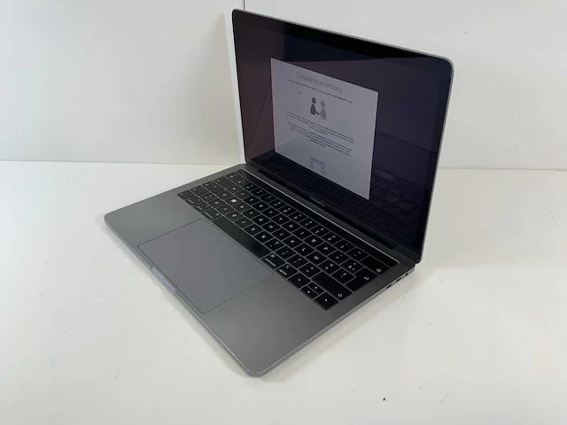 Apple macbook pro 13.3", core(tm) i7 8th gen 16 gb ram, 500 gb nvme laptop - afbeelding 3 van  7