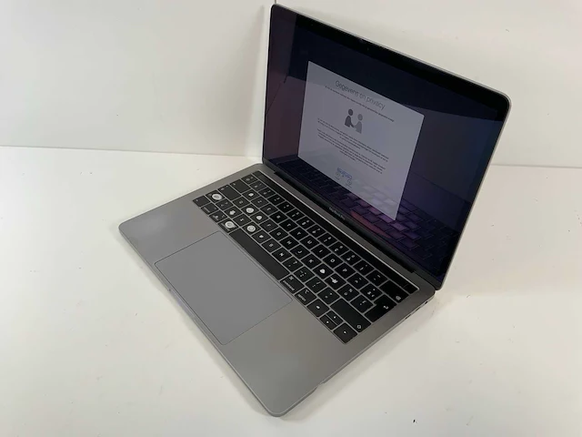 Apple macbook pro 13.3", core(tm) i7 8th gen, 16 gb ram, 500 gb nvme laptop - afbeelding 2 van  7