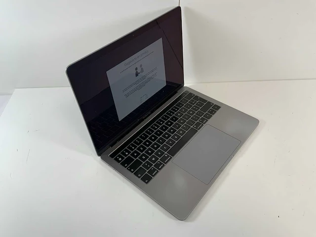Apple macbook pro 13.3", core(tm) i7 8th gen, 16 gb ram, 500 gb nvme laptop - afbeelding 2 van  8