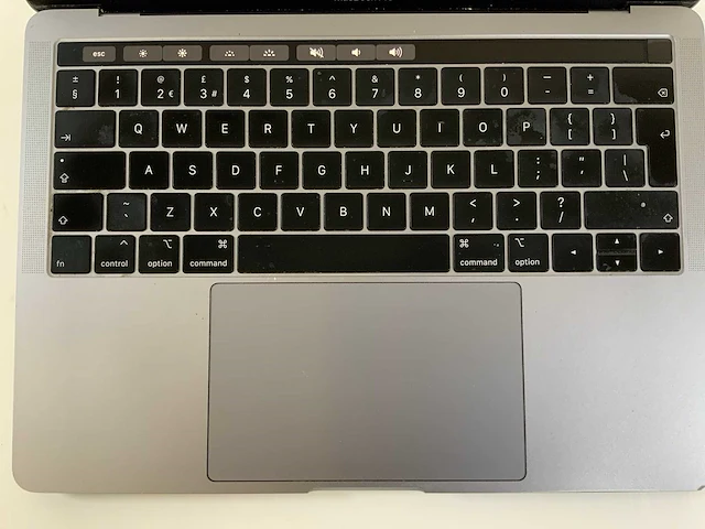 Apple macbook pro 13.3", core(tm) i7 8th gen, 16 gb ram, 500 gb nvme laptop - afbeelding 4 van  8