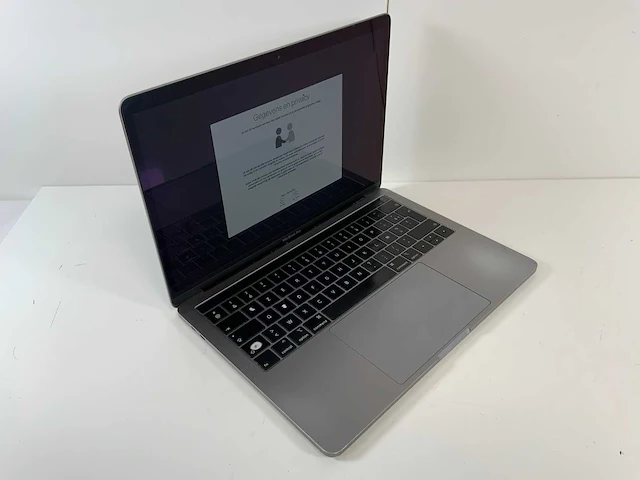 Apple macbook pro 13.3", core(tm) i7 8th gen, 16 gb ram, 500 gb nvme laptop - afbeelding 2 van  7