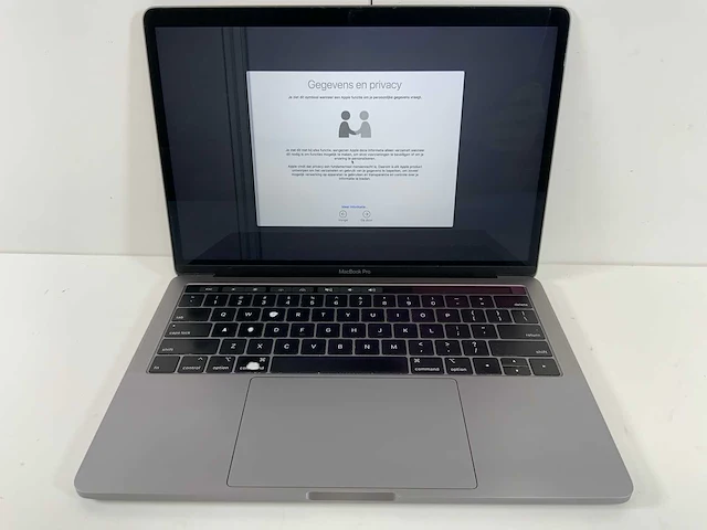 Apple macbook pro 13.3", core(tm) i7 8th gen, 16 gb ram, 500 gb nvme laptop - afbeelding 1 van  7