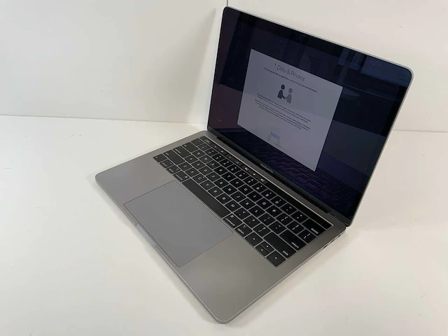 Apple macbook pro 13.3", core(tm) i7 8th gen, 16 gb ram, 500 gb nvme laptop - afbeelding 3 van  7