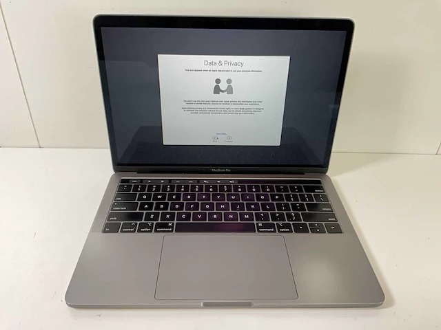 Apple macbook pro 13.3”, core(tm) i7 8th gen, 16 gb ram, 500 gb nvme laptop - afbeelding 1 van  7
