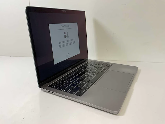 Apple macbook pro 13.3”, core(tm) i7 8th gen, 16 gb ram, 500 gb nvme laptop - afbeelding 2 van  7