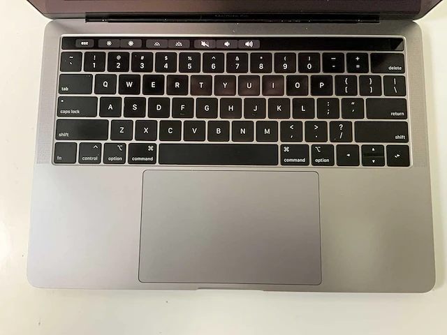 Apple macbook pro 13.3”, core(tm) i7 8th gen, 16 gb ram, 500 gb nvme laptop - afbeelding 4 van  7