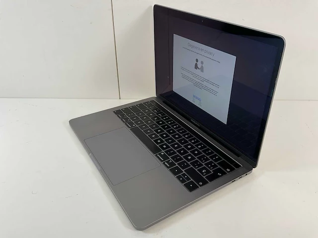 Apple macbook pro 13.3”, core(tm) i7 8th gen, 16 gb ram, 500 gb nvme laptop - afbeelding 3 van  7
