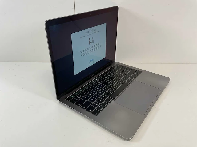 Apple macbook pro 13.3”, core(tm) i7 8th gen, 16 gb ram, 500 gb nvme laptop - afbeelding 2 van  7