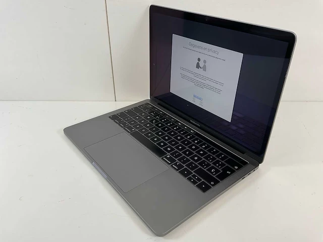 Apple macbook pro 13.3”, core(tm) i7 8th gen, 16 gb ram, 500 gb nvme laptop - afbeelding 3 van  7