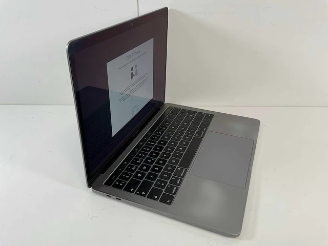 Apple macbook pro 13.3”, core(tm) i7 8th gen, 16 gb ram, 500 gb nvme laptop - afbeelding 2 van  7