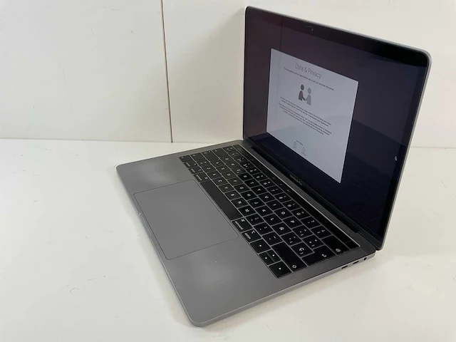 Apple macbook pro 13.3”, core(tm) i7 8th gen, 16 gb ram, 500 gb nvme laptop - afbeelding 3 van  7