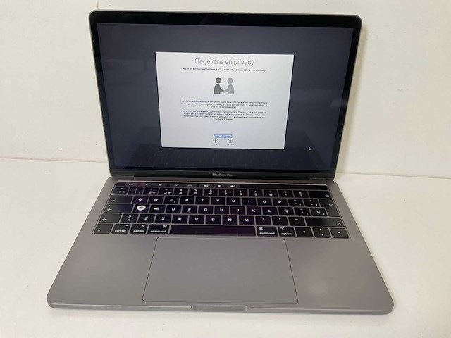 Apple macbook pro 13.3”, core(tm) i7 8th gen, 16 gb ram, 500 gb nvme laptop - afbeelding 1 van  7