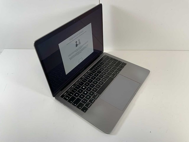 Apple macbook pro 13.3", core(tm) i7 8th gen, 16 gb ram, 500 gb nvme laptop - afbeelding 3 van  8