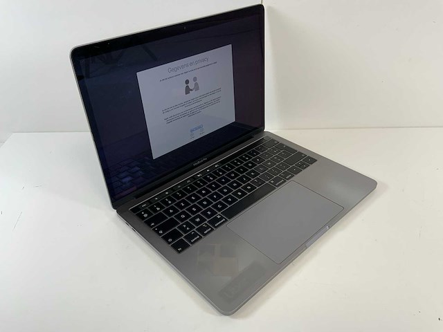 Apple macbook pro 13.3", core(tm) i7 8th gen, 16 gb ram, 500 gb nvme laptop - afbeelding 2 van  7