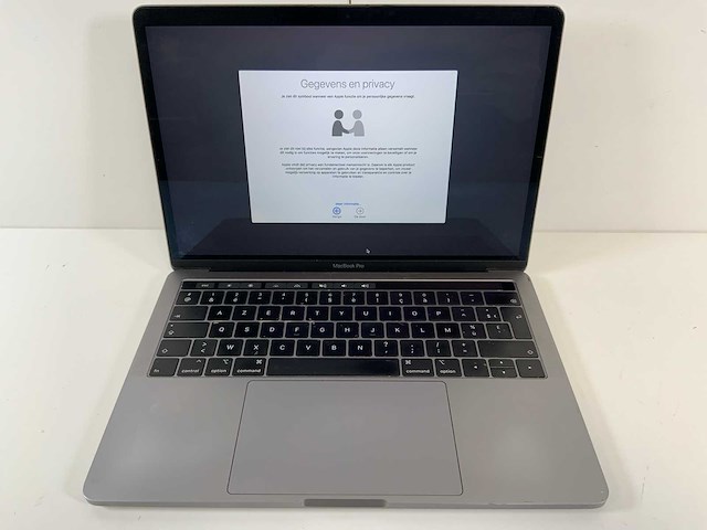 Apple macbook pro 13.3", core(tm) i7 8th gen, 16 gb ram, 500 gb nvme laptop - afbeelding 1 van  7