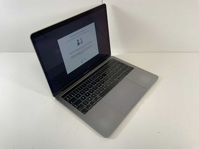 Apple macbook pro 13.3", core(tm) i7 8th gen, 16 gb ram, 500 gb nvme laptop - afbeelding 2 van  7
