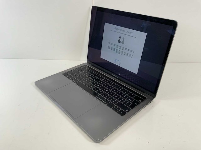 Apple macbook pro 13.3", core(tm) i7 8th gen, 16 gb ram, 500 gb nvme laptop - afbeelding 3 van  7