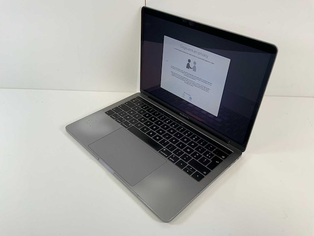 Apple macbook pro 13.3", core(tm) i7 8th gen, 16 gb ram, 500 gb nvme laptop - afbeelding 3 van  8